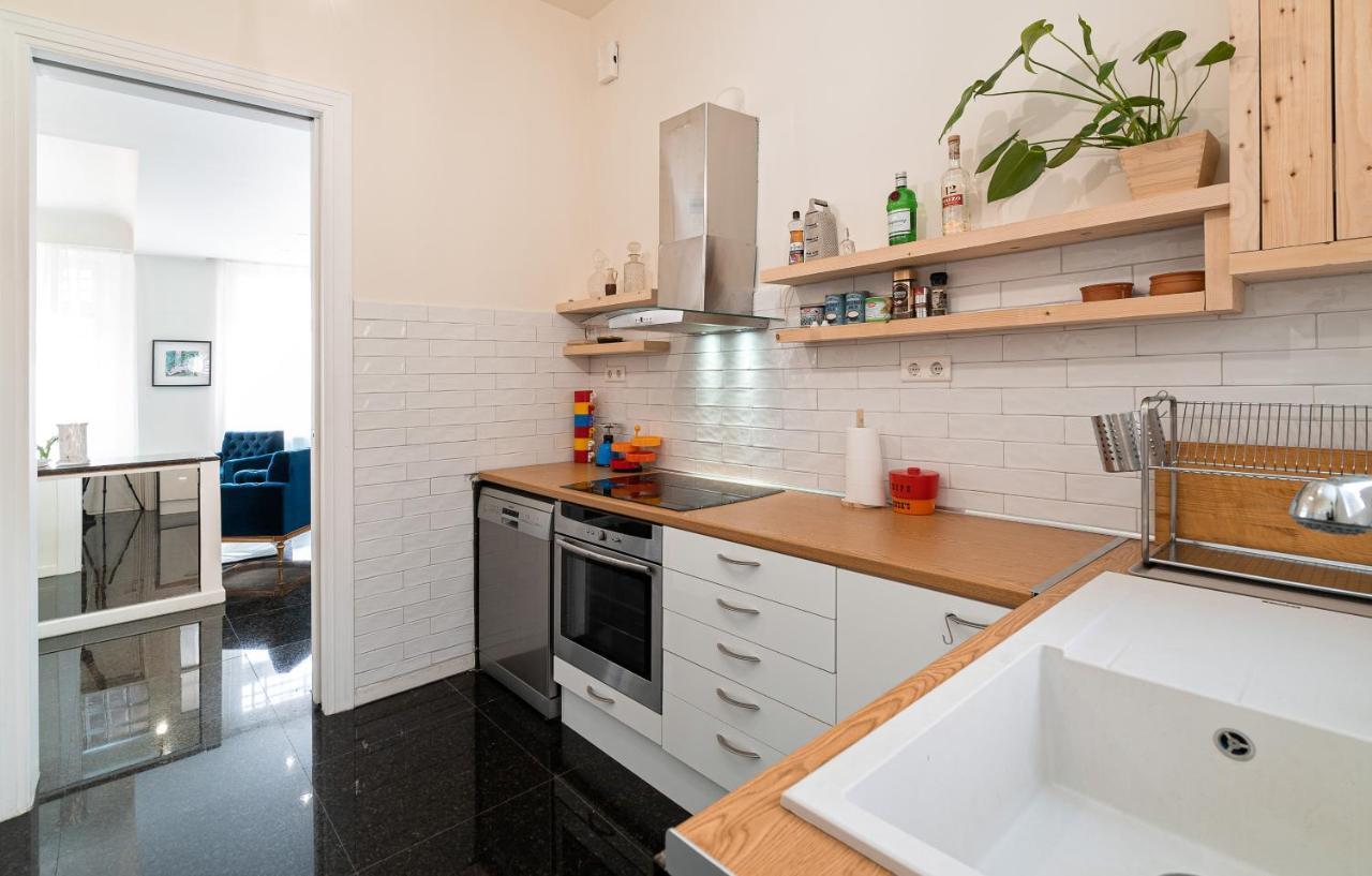 Spacious & Artistic Retro 2Bd Apt With Sauna Athènes Extérieur photo